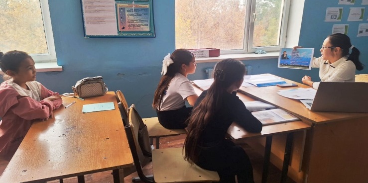 ҰСТАЗ МӘРТЕБЕСІ-ҚОҒАМ АЙНАСЫ