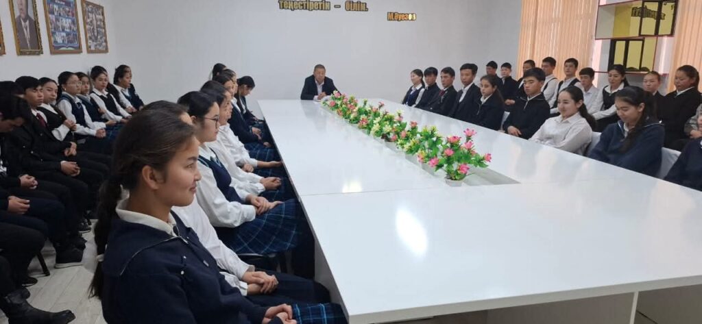 ТҮСІНДІРУ ЖҰМЫСТАРЫ ЖҮЙЕЛІ ЖҮРГІЗІЛУДЕ