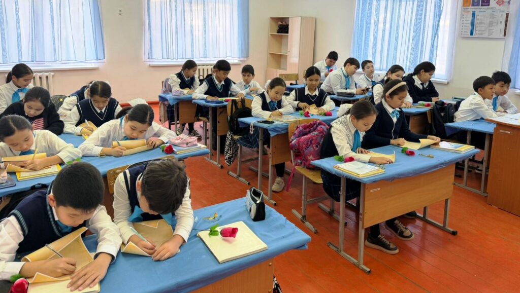 МЕНІҢ АНАМ – ЕҢ ЖАҚСЫ АДАМ